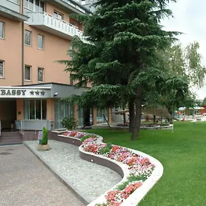 Embassy Hotel Pero
